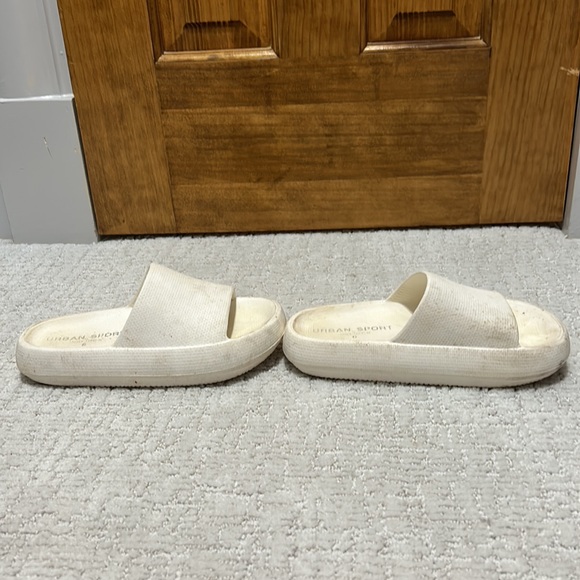 🩴🩴BEACH SHOES🩴🩴 - Picture 2 of 5